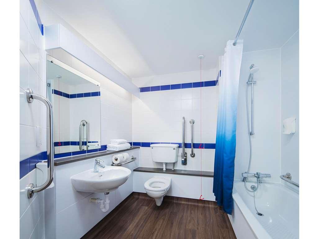 Travelodge Bath Central 客房 照片