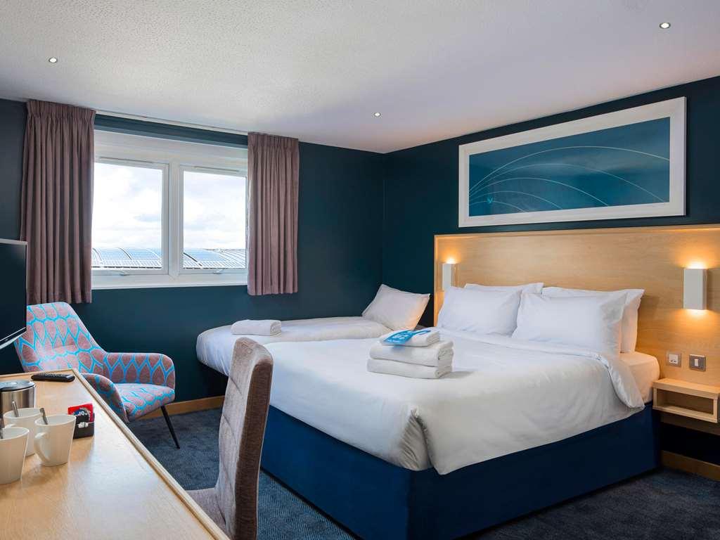 Travelodge Bath Central 客房 照片