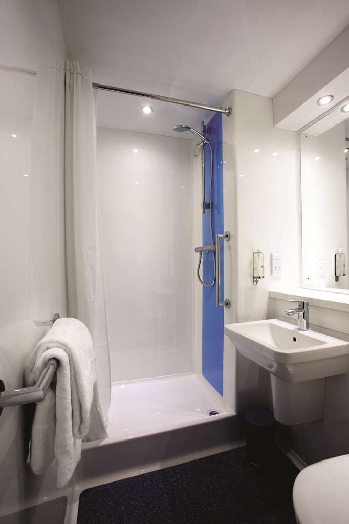 Travelodge Bath Central 客房 照片