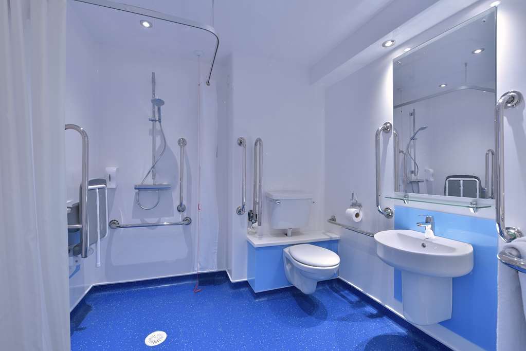 Travelodge Bath Central 客房 照片