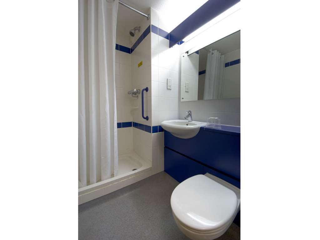 Travelodge Bath Central 客房 照片
